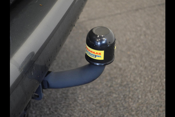 Volkswagen Transporter 2.0 TDI L2H1 28 Highline Automaat Camera | Airco | Cruise control | Navigatie | Trekhaak | Lichtmetalen velgen | Apple Carplay/ Android Auto | LED