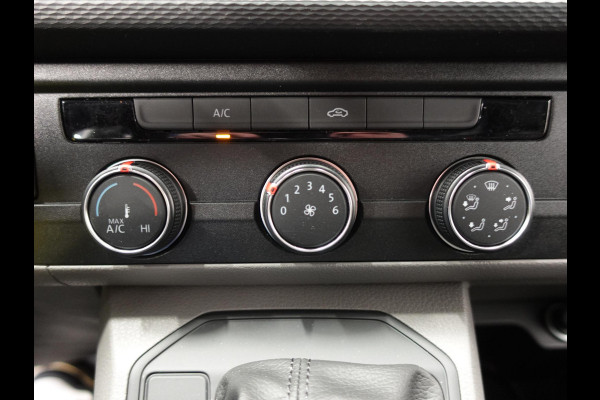 Volkswagen Transporter 2.0 TDI L2H1 28 Highline Automaat Camera | Airco | Cruise control | Navigatie | Trekhaak | Lichtmetalen velgen | Apple Carplay/ Android Auto | LED