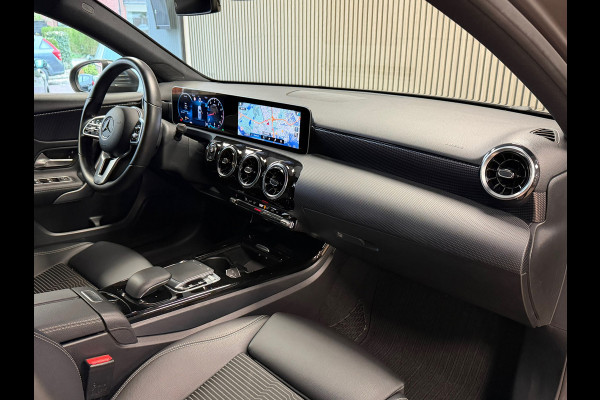 Mercedes-Benz A-Klasse A200 AUT. LED AMERA PDC VOOR EN ACHTER ACC APPLE CARPLAY NAVI STOELVERWARMING