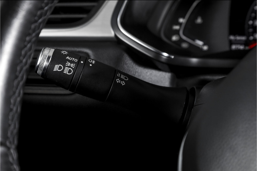 Renault Captur 1.0 TCe 100 Intens 101 PK Orig. NL | Cruise | PDC | Camera | NAV + App. Connect | ECC | Trekhaak | LM 17" |