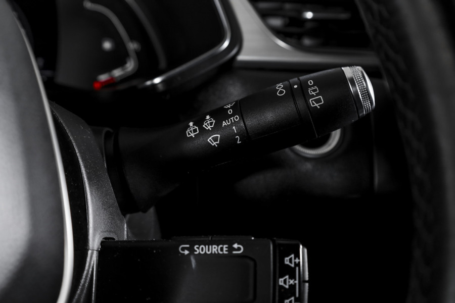 Renault Captur 1.0 TCe 100 Intens 101 PK Orig. NL | Cruise | PDC | Camera | NAV + App. Connect | ECC | Trekhaak | LM 17" |