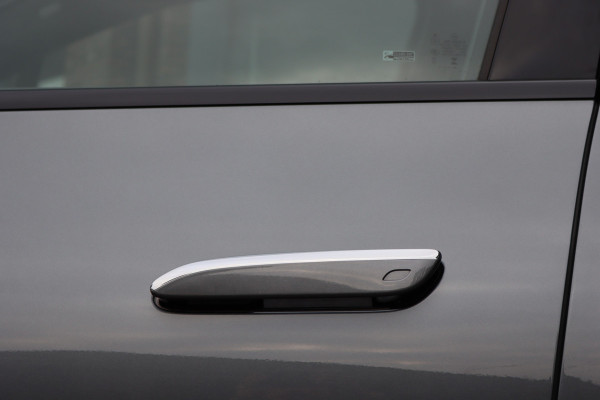 Mercedes-Benz EQE SUV 300 AMG Line Premium 91 kWh | Hyperscreen | Luchtvering | Distronic+ | Trekhaak | Verwarmd Stuurwiel | Burmester | Panoramadak | Digital Light | Surround Camera |