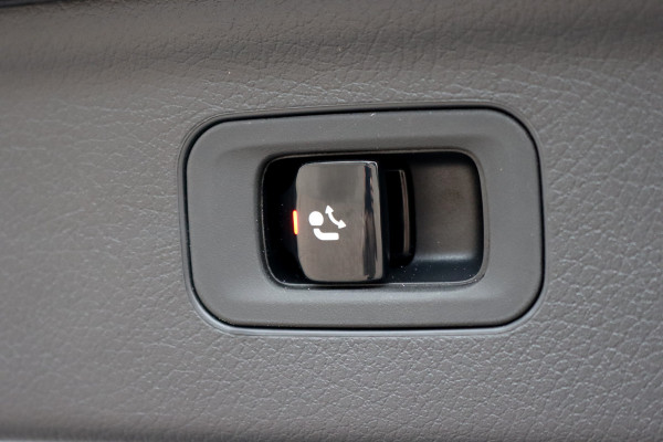 Mercedes-Benz EQE SUV 300 AMG Line Premium 91 kWh | Hyperscreen | Luchtvering | Distronic+ | Trekhaak | Verwarmd Stuurwiel | Burmester | Panoramadak | Digital Light | Surround Camera |