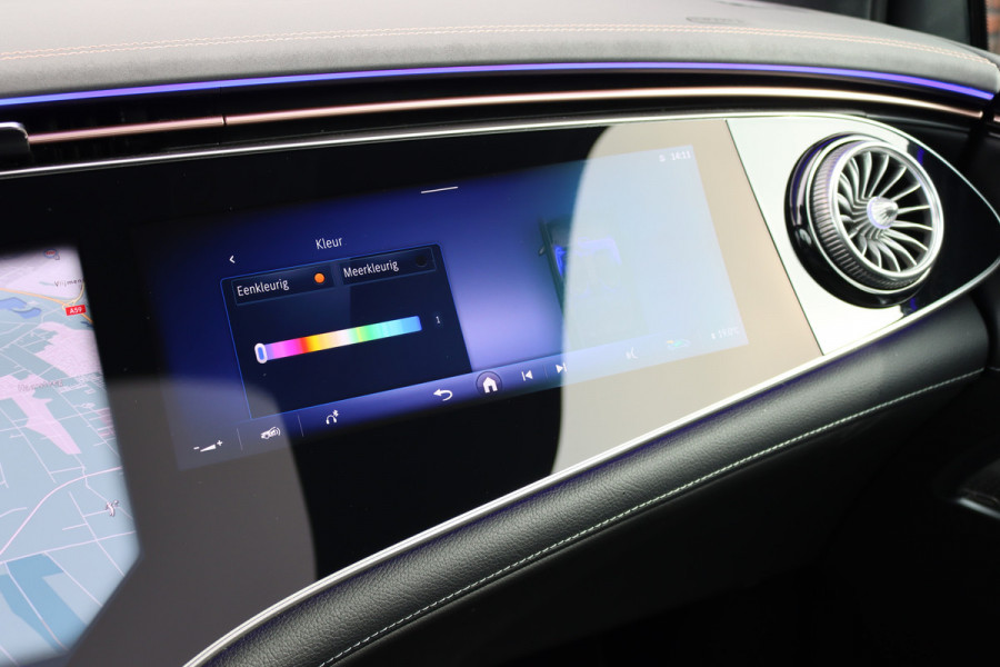 Mercedes-Benz EQE SUV 300 AMG Line Premium 91 kWh | Hyperscreen | Luchtvering | Distronic+ | Trekhaak | Verwarmd Stuurwiel | Burmester | Panoramadak | Digital Light | Surround Camera |