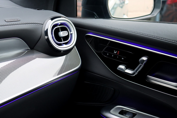 Mercedes-Benz GLC 300de 4MATIC AMG Line | Distronic+ | Panoramadak | Memory | Trekhaak | Digital Light | HUD | Verwarmd Stuurwiel | Surround Camera | Augmented Reality |