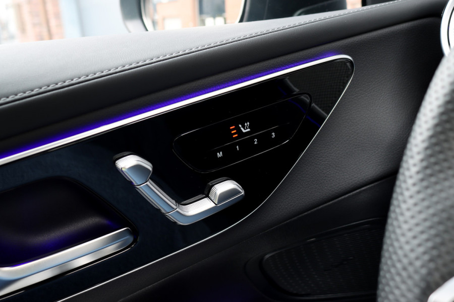 Mercedes-Benz GLC 300de 4MATIC AMG Line | Distronic+ | Panoramadak | Memory | Trekhaak | Digital Light | HUD | Verwarmd Stuurwiel | Surround Camera | Augmented Reality |