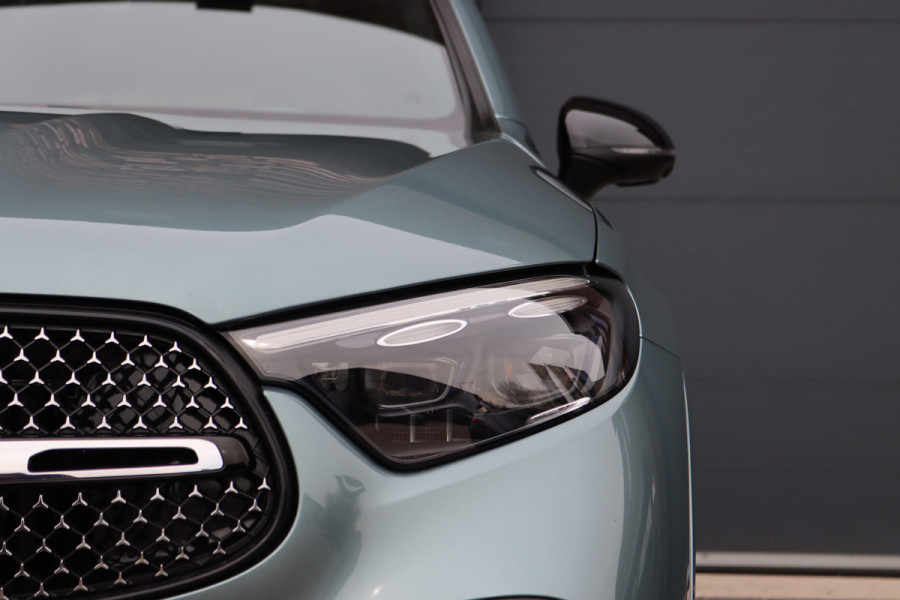 Mercedes-Benz GLC 300de 4MATIC AMG Line | Distronic+ | Panoramadak | Memory | Trekhaak | Digital Light | HUD | Verwarmd Stuurwiel | Surround Camera | Augmented Reality |