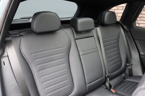 Mercedes-Benz GLC 300de 4MATIC AMG Line | Distronic+ | Panoramadak | Memory | Trekhaak | Digital Light | HUD | Verwarmd Stuurwiel | Surround Camera | Augmented Reality |