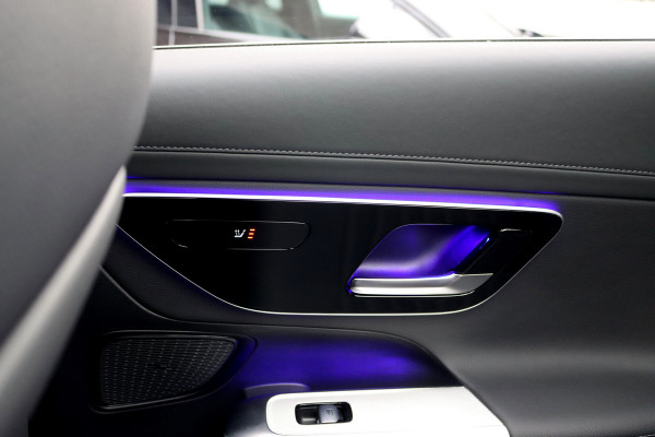 Mercedes-Benz GLC 300de 4MATIC AMG Line | Distronic+ | Panoramadak | Memory | Trekhaak | Digital Light | HUD | Verwarmd Stuurwiel | Surround Camera | Augmented Reality |