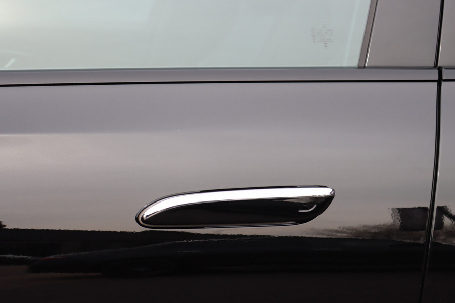 Mercedes-Benz E-Klasse 200 AMG Line | Hyperscreen | Distronic | Panoramadak | Stoelventilatie | Burmester | Surround Camera | Digital Light | Exclusiefpakket | Keyless Go |