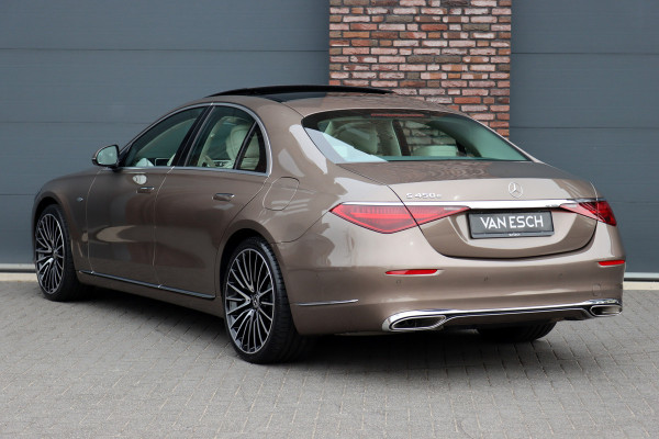 Mercedes-Benz S-Klasse 450 e Premium | Luchtvering | Achterasbesturing | Distronic+ | Massage | MBUX Tablet | 3D-Display | Vlakkenverwarming | Stoelventilatie | Nappa Leder | Verwarmd Stuurwiel | HUD |