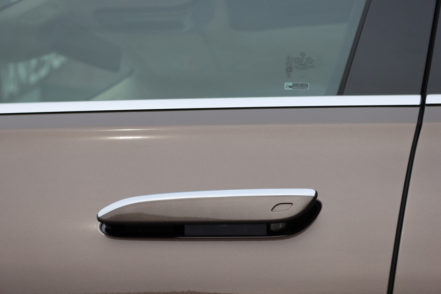 Mercedes-Benz S-Klasse 450 e Premium | Luchtvering | Achterasbesturing | Distronic+ | Massage | MBUX Tablet | 3D-Display | Vlakkenverwarming | Stoelventilatie | Nappa Leder | Verwarmd Stuurwiel | HUD |