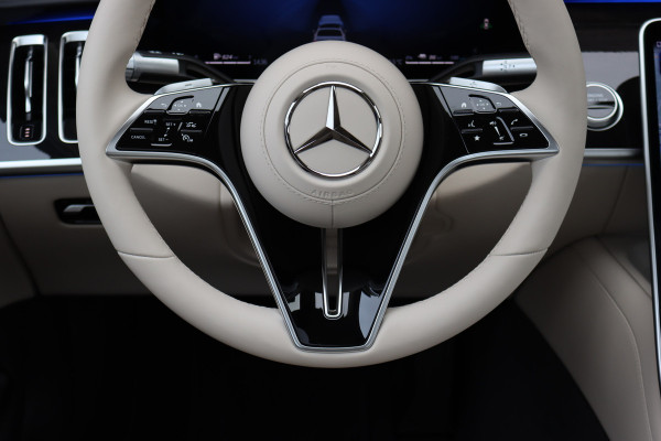 Mercedes-Benz S-Klasse 450 e Premium | Luchtvering | Achterasbesturing | Distronic+ | Massage | MBUX Tablet | 3D-Display | Vlakkenverwarming | Stoelventilatie | Nappa Leder | Verwarmd Stuurwiel | HUD |
