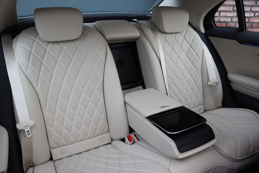 Mercedes-Benz S-Klasse 450 e Premium | Luchtvering | Achterasbesturing | Distronic+ | Massage | MBUX Tablet | 3D-Display | Vlakkenverwarming | Stoelventilatie | Nappa Leder | Verwarmd Stuurwiel | HUD |