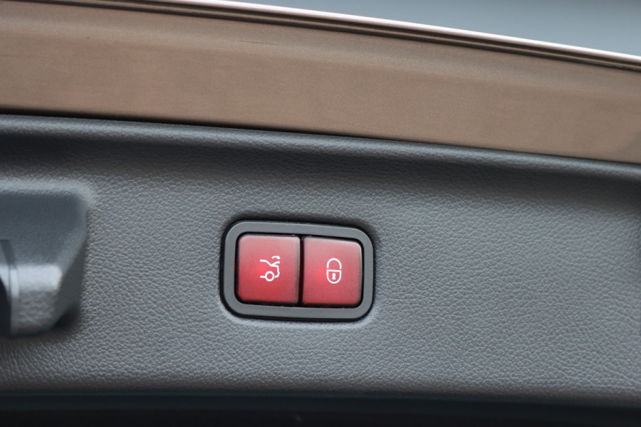 Mercedes-Benz S-Klasse 450 e Premium | Luchtvering | Achterasbesturing | Distronic+ | Massage | MBUX Tablet | 3D-Display | Vlakkenverwarming | Stoelventilatie | Nappa Leder | Verwarmd Stuurwiel | HUD |