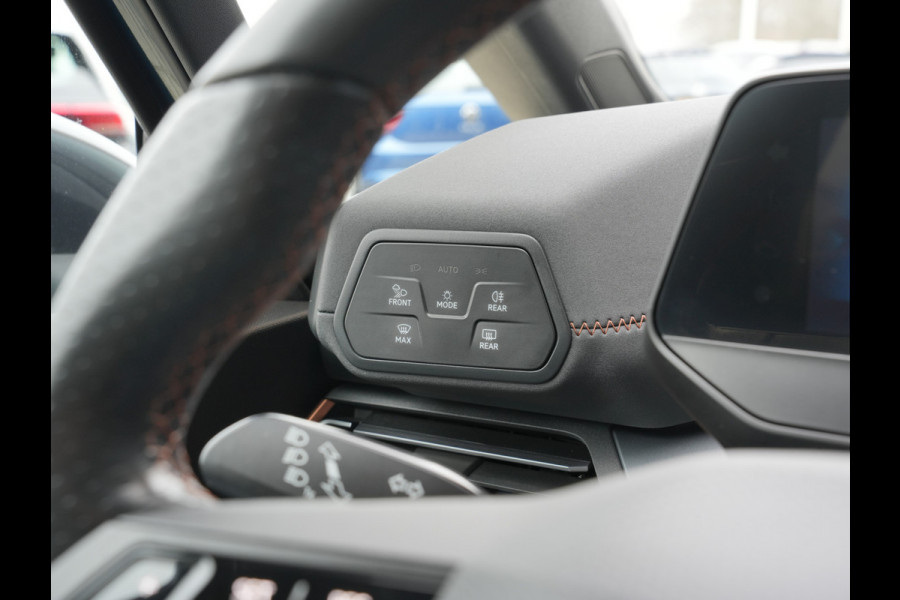 CUPRA Born Performance One 62 kWh | Apple Carplay/Android Auto | Massage | Draadloze telefoonlader |