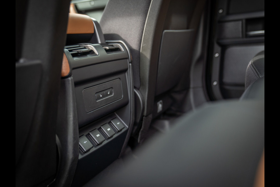 Land Rover Defender 110 3.0 X-Dynamic HSE | Meridian | Pano-dak | Luchtvering | Head-up