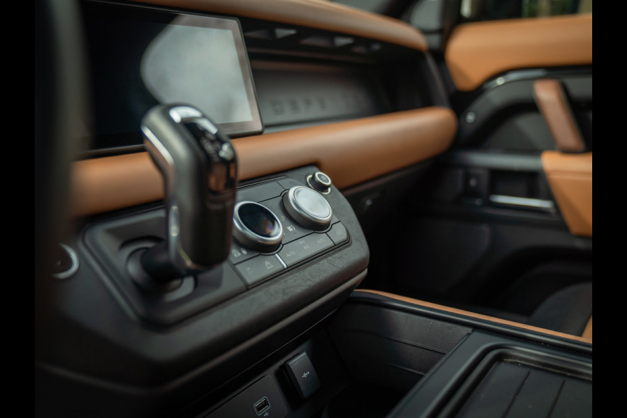 Land Rover Defender 110 3.0 X-Dynamic HSE | Meridian | Pano-dak | Luchtvering | Head-up