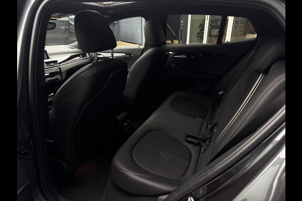 BMW X2 XDrive25e High Executive M-Pakket | Schuif-Kantel dak | Memory | Camera | Stoelverwarming | Elek. Achterklep