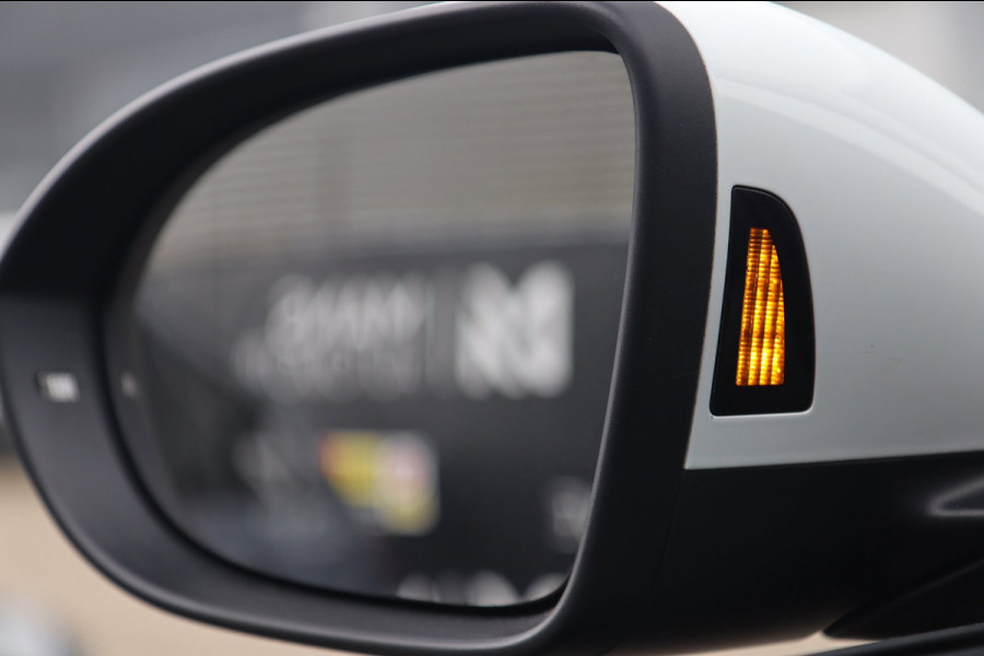 Volkswagen T-Roc 1.5 TSI ACT / PANODAK / VIRTUAL / ACC / MASSAGE / KEYLESS / CAMERA