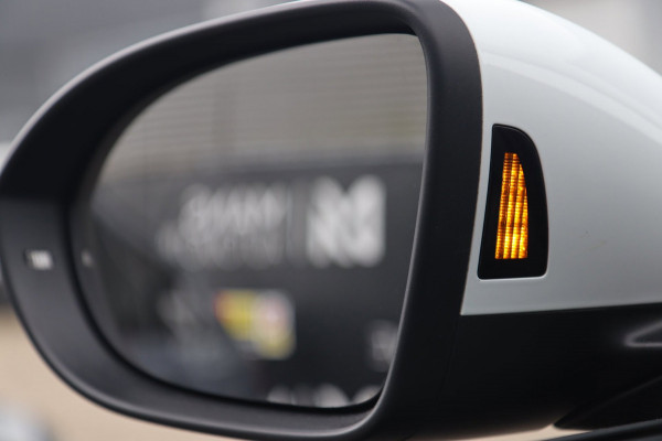 Volkswagen T-Roc 1.5 TSI ACT / PANODAK / VIRTUAL / ACC / MASSAGE / KEYLESS / CAMERA