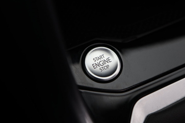 Volkswagen T-Roc 1.5 TSI ACT / PANODAK / VIRTUAL / ACC / MASSAGE / KEYLESS / CAMERA