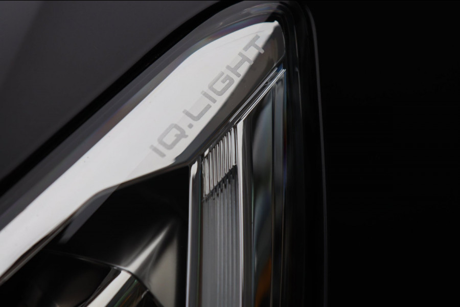 Volkswagen T-Roc 1.5 TSI ACT / PANODAK / VIRTUAL / ACC / MASSAGE / KEYLESS / CAMERA