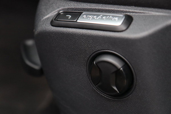 Volkswagen T-Roc 1.5 TSI ACT / PANODAK / VIRTUAL / ACC / MASSAGE / KEYLESS / CAMERA