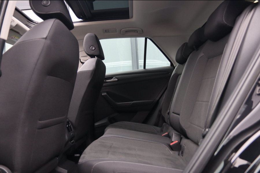 Volkswagen T-Roc 1.5 TSI ACT / PANODAK / VIRTUAL / ACC / MASSAGE / KEYLESS / CAMERA