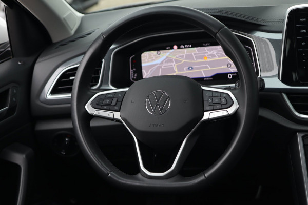 Volkswagen T-Roc 1.5 TSI ACT / PANODAK / VIRTUAL / ACC / MASSAGE / KEYLESS / CAMERA