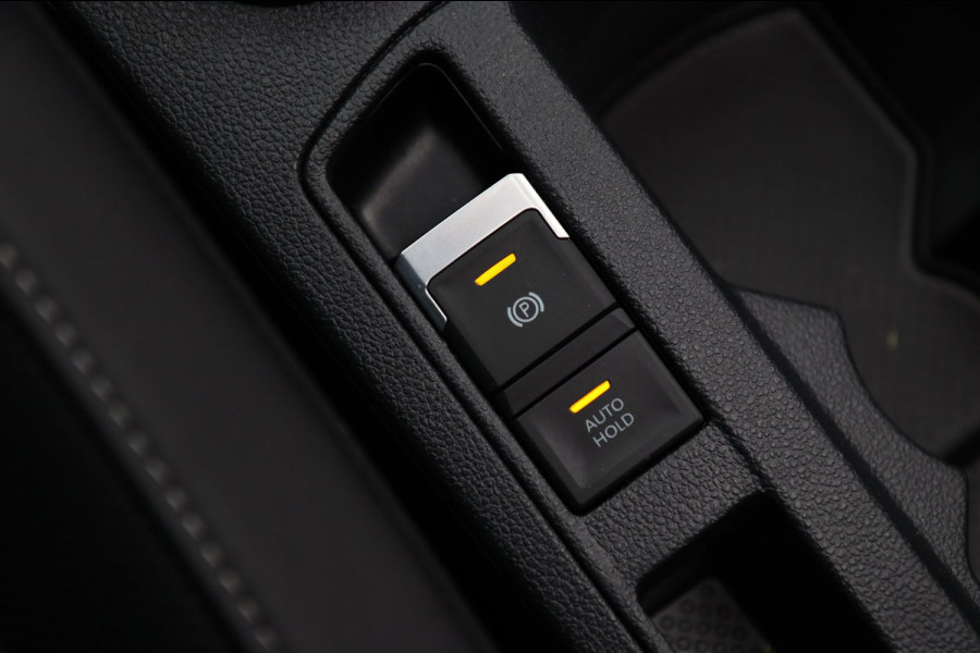 Volkswagen T-Roc 1.5 TSI ACT / PANODAK / VIRTUAL / ACC / MASSAGE / KEYLESS / CAMERA