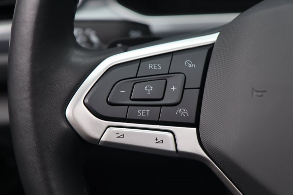 Volkswagen T-Roc 1.5 TSI ACT / PANODAK / VIRTUAL / ACC / MASSAGE / KEYLESS / CAMERA