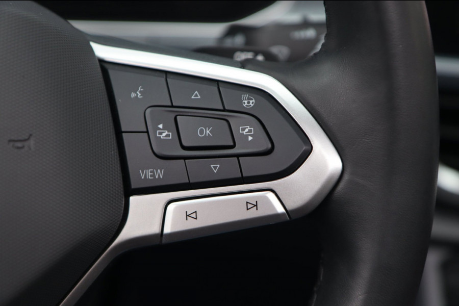 Volkswagen T-Roc 1.5 TSI ACT / PANODAK / VIRTUAL / ACC / MASSAGE / KEYLESS / CAMERA