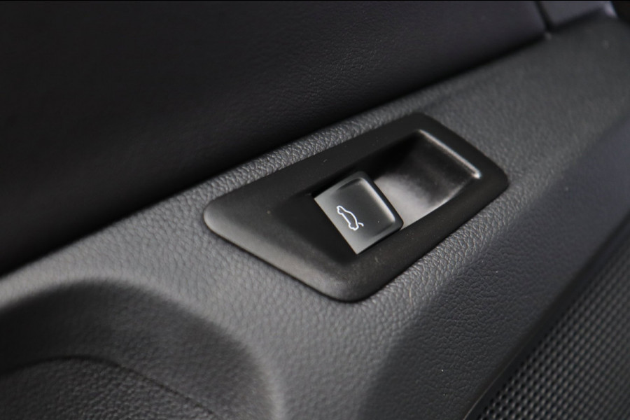 Volkswagen T-Roc 1.5 TSI ACT / PANODAK / VIRTUAL / ACC / MASSAGE / KEYLESS / CAMERA