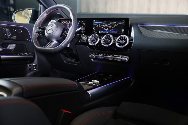 Mercedes-Benz B-Klasse 250 e AMG Line / AUT / Acc / Memory / Head Up / Burmester / Elek Stoelen / Carbon / Open Pano / Led / Pdc