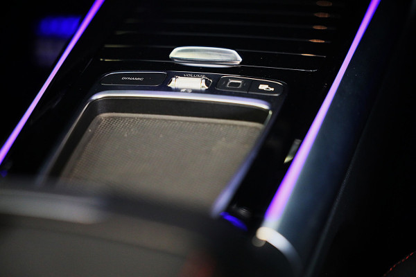 Mercedes-Benz B-Klasse 250 e AMG Line / AUT / Acc / Memory / Head Up / Burmester / Elek Stoelen / Carbon / Open Pano / Led / Pdc