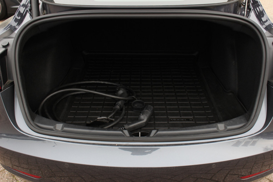 Tesla Model 3 Performance AWD 75 kWh / SoH 90,3% / Autopilot / Panoramadak / Camera / Leder / 20'' / Leder / Premium Audio / Warmtepomp
