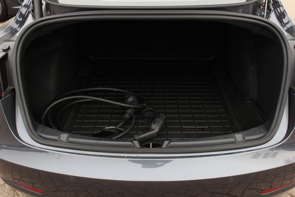 Tesla Model 3 Performance AWD 75 kWh / SoH 90,3% / Autopilot / Panoramadak / Camera / Leder / 20'' / Leder / Premium Audio / Warmtepomp