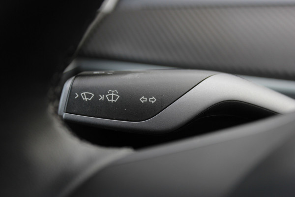 Tesla Model 3 Performance AWD 75 kWh / SoH 90,3% / Autopilot / Panoramadak / Camera / Leder / 20'' / Leder / Premium Audio / Warmtepomp