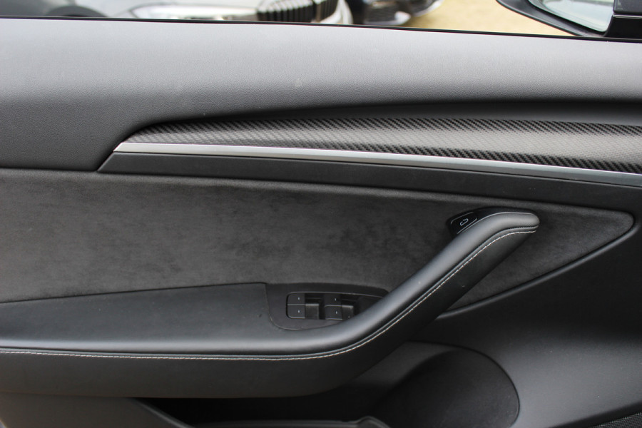 Tesla Model 3 Performance AWD 75 kWh / SoH 90,3% / Autopilot / Panoramadak / Camera / Leder / 20'' / Leder / Premium Audio / Warmtepomp