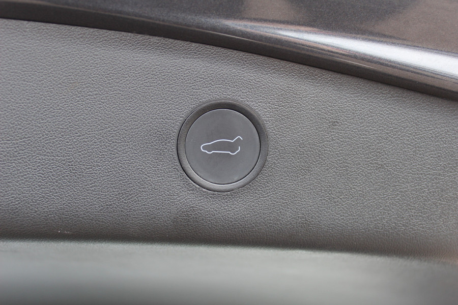 Tesla Model 3 Performance AWD 75 kWh / SoH 90,3% / Autopilot / Panoramadak / Camera / Leder / 20'' / Leder / Premium Audio / Warmtepomp