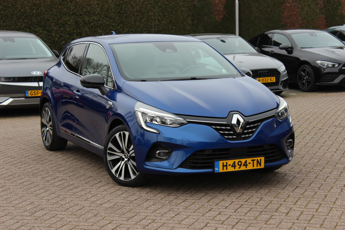 Renault Clio 1.3 TCe Initiale Paris / 360Camera / Beige Leder / Keyless / Bose / 17'' / Navigatie / CarPlay / Getint glas / Stuur+Stoelverwarming / DAB / Cruise Control
