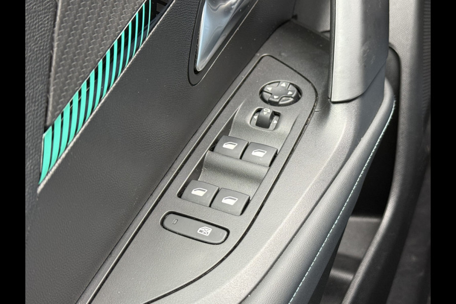 Peugeot e-2008 BWJ 2021 | 136PK EV Allure 50 kWh | CAMERA A | CLIMA | LEDER/STOF | NAVI | CARPLAY |