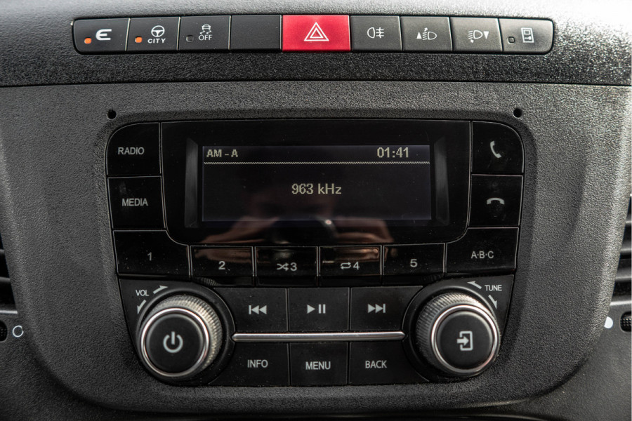 Iveco Daily 35S14 L2H2 | 3-Zits | 136 PK | Climate | Airco