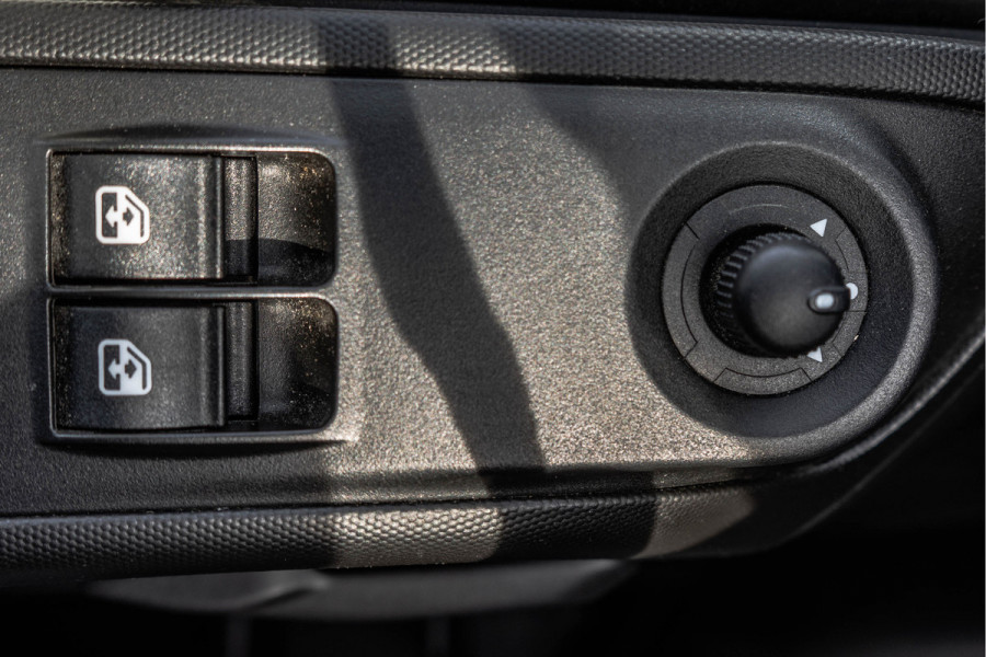 Iveco Daily 35S14 L2H2 | 3-Zits | 136 PK | Climate | Airco