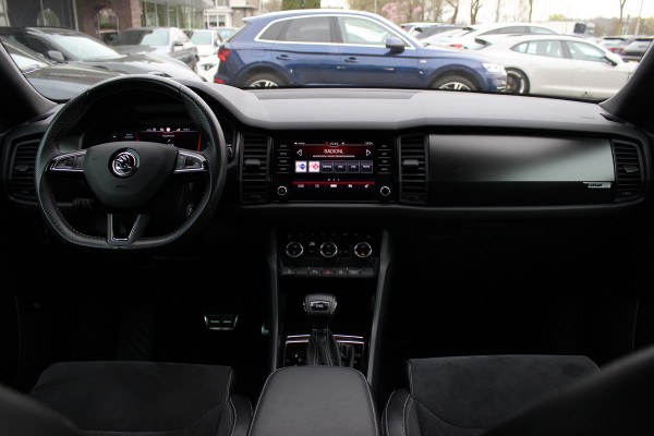 Škoda Kodiaq 1.5 TSI Sportline Business / Camera / Keyless / Sportstoelen / CarPlay / 19'' / Blackpack / Virtual Cockpit / Dodehoek / DAB / Stoelverwarming / ACC