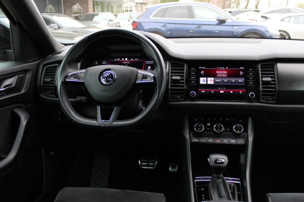 Škoda Kodiaq 1.5 TSI Sportline Business / Camera / Keyless / Sportstoelen / CarPlay / 19'' / Blackpack / Virtual Cockpit / Dodehoek / DAB / Stoelverwarming / ACC