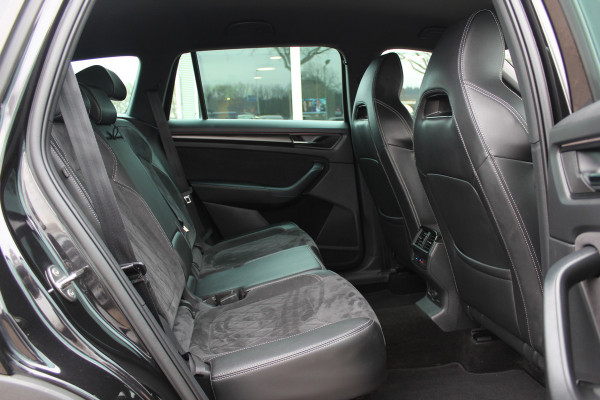 Škoda Kodiaq 1.5 TSI Sportline Business / Camera / Keyless / Sportstoelen / CarPlay / 19'' / Blackpack / Virtual Cockpit / Dodehoek / DAB / Stoelverwarming / ACC