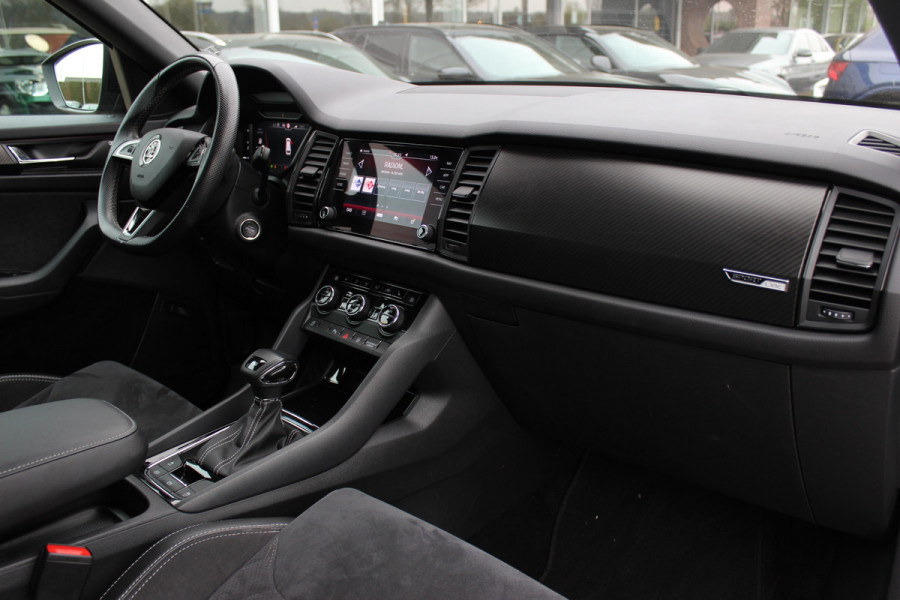 Škoda Kodiaq 1.5 TSI Sportline Business / Camera / Keyless / Sportstoelen / CarPlay / 19'' / Blackpack / Virtual Cockpit / Dodehoek / DAB / Stoelverwarming / ACC