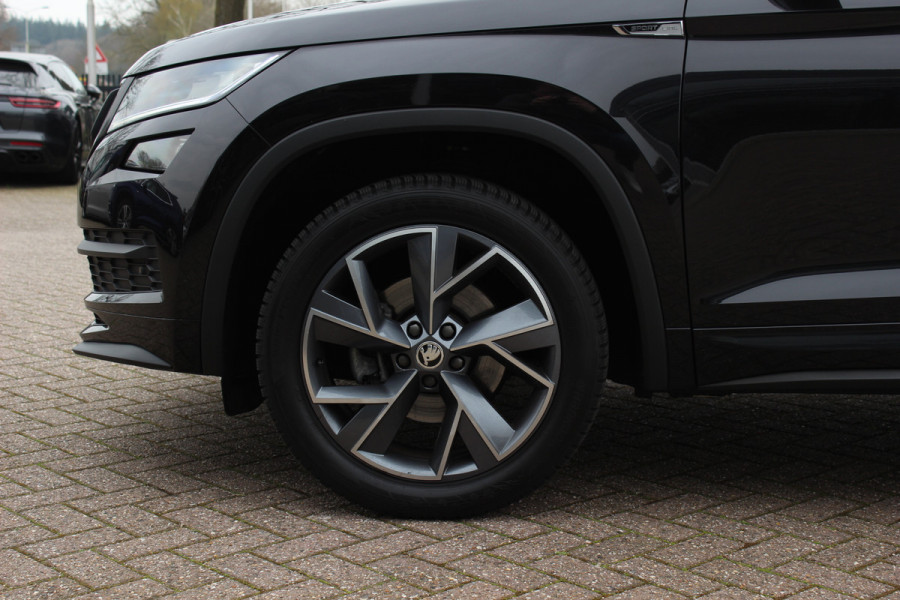 Škoda Kodiaq 1.5 TSI Sportline Business / Camera / Keyless / Sportstoelen / CarPlay / 19'' / Blackpack / Virtual Cockpit / Dodehoek / DAB / Stoelverwarming / ACC